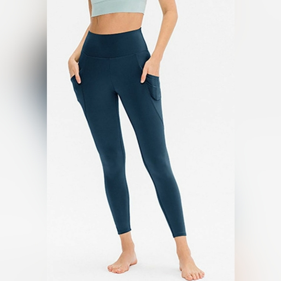 Slim Fit Long Active Leggings with Pockets - Picture 2 of 3